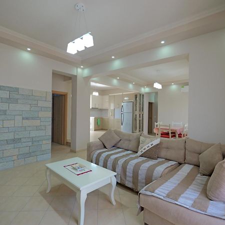 Dana Hotel Apartments Sarandë Exterior foto