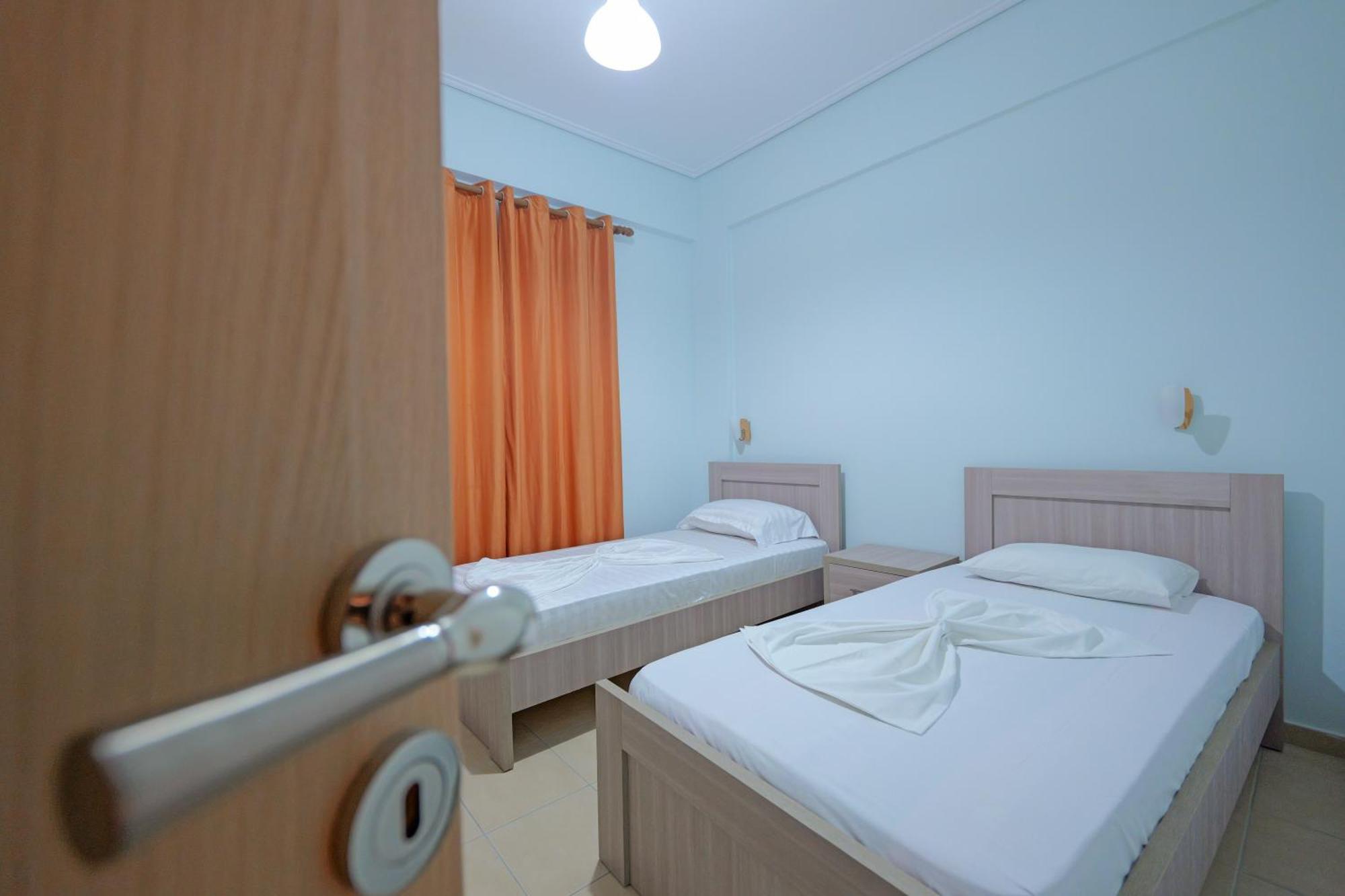 Dana Hotel Apartments Sarandë Exterior foto